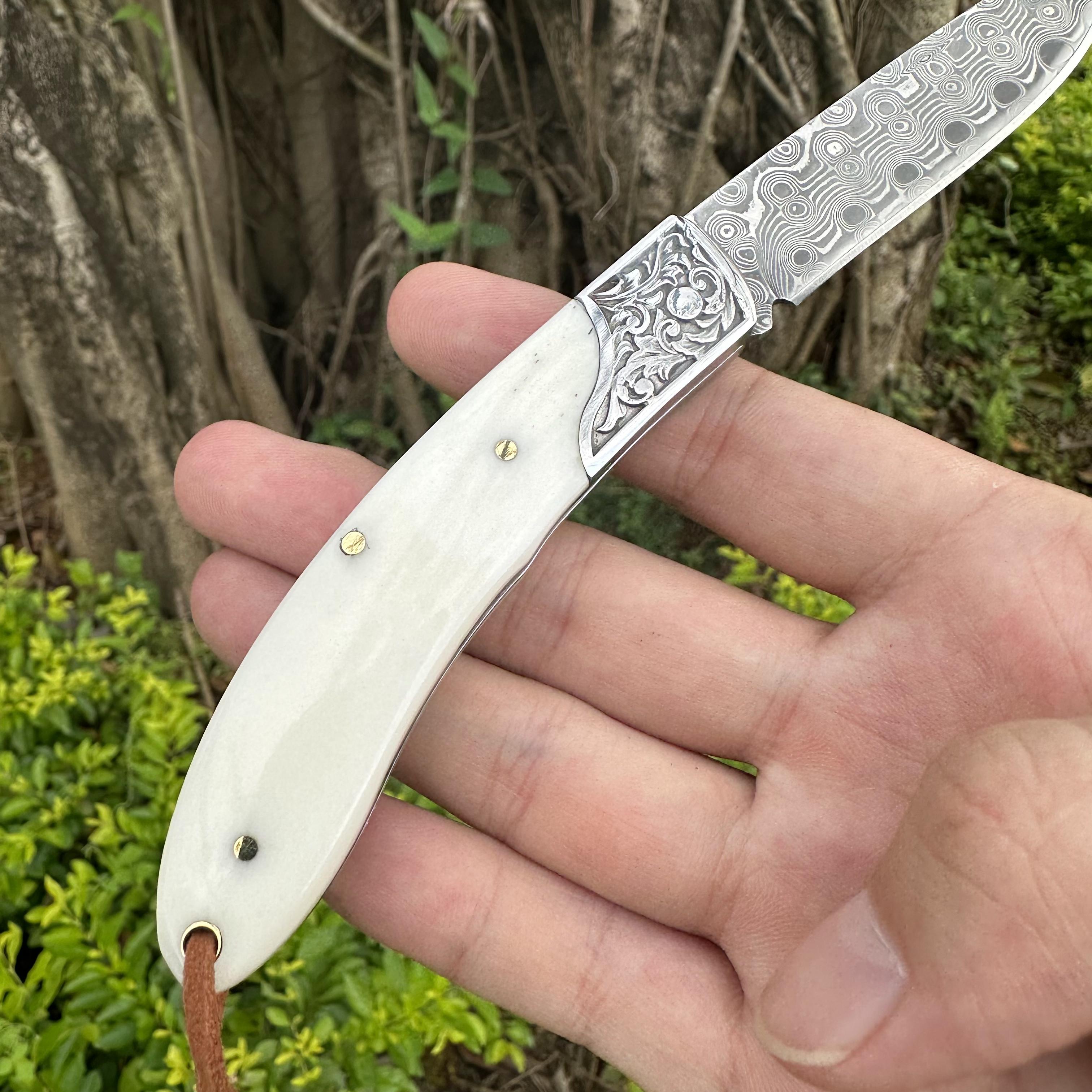 RJ01 Damascus Blade Beef Bone/Resin/Rosewood Handle Pocket Knife