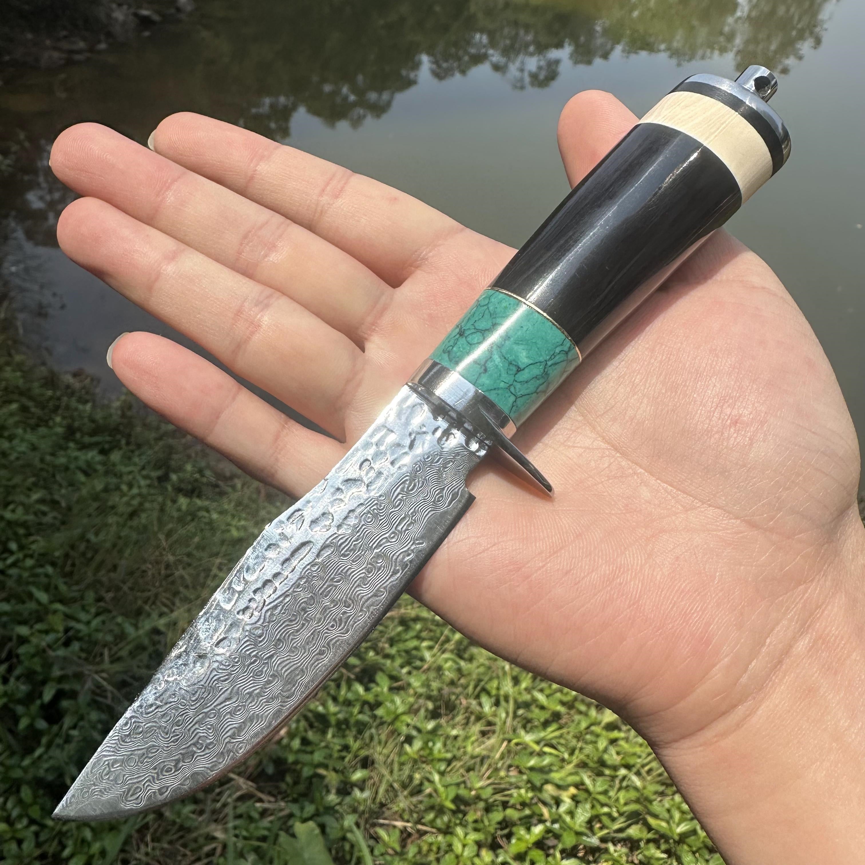 A033 Fixed Damascus VG10 Blade Knife White Beef Bone Handle Leather Sheath